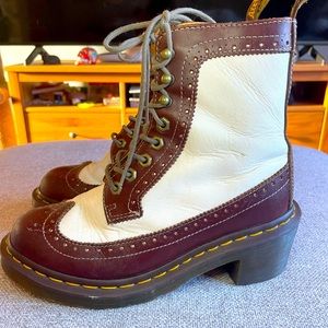 RARE Dr. Martens Lace-Up Brogue Boots in Cream/Auburn, size 6!